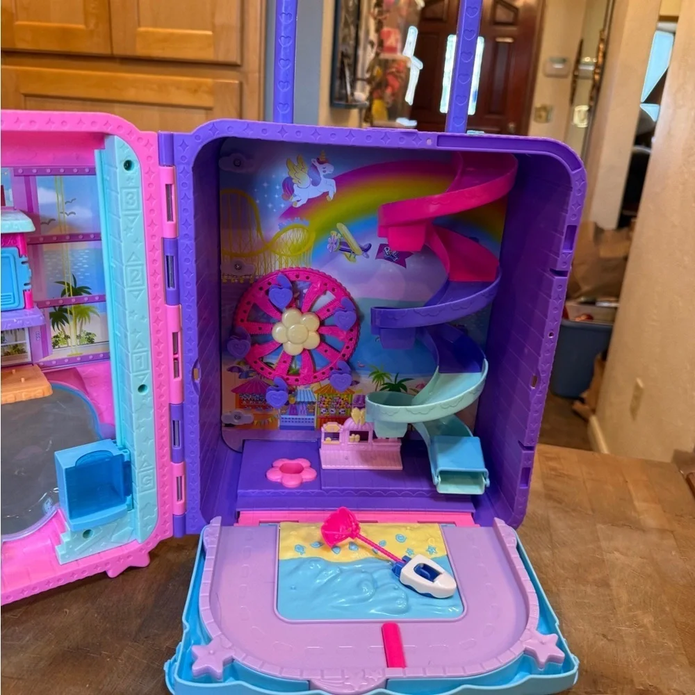 Mattel Pink Polly Pocket Unicorn Party Rolling Case Resort with Purple Handle
